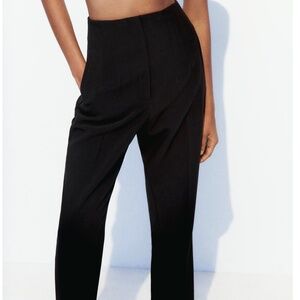 Famous Zara pants/trousers with high waist (Black)